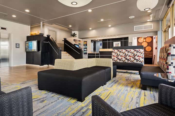 Hotel 2 of 73