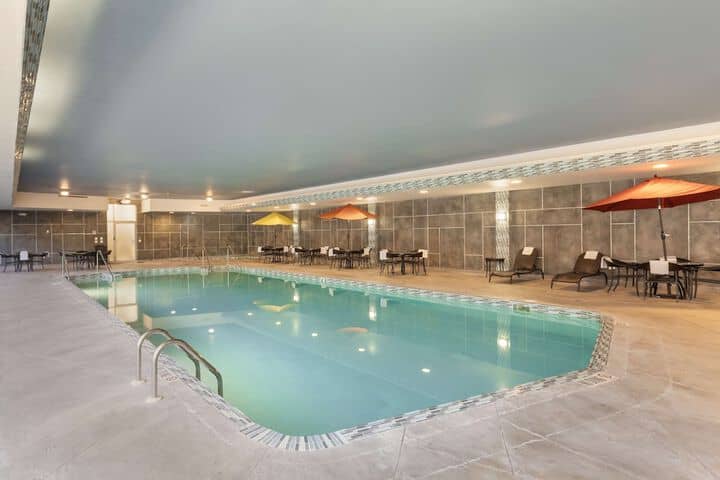 Pool 40 of 73