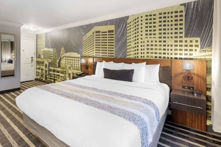 Room 20 of 73